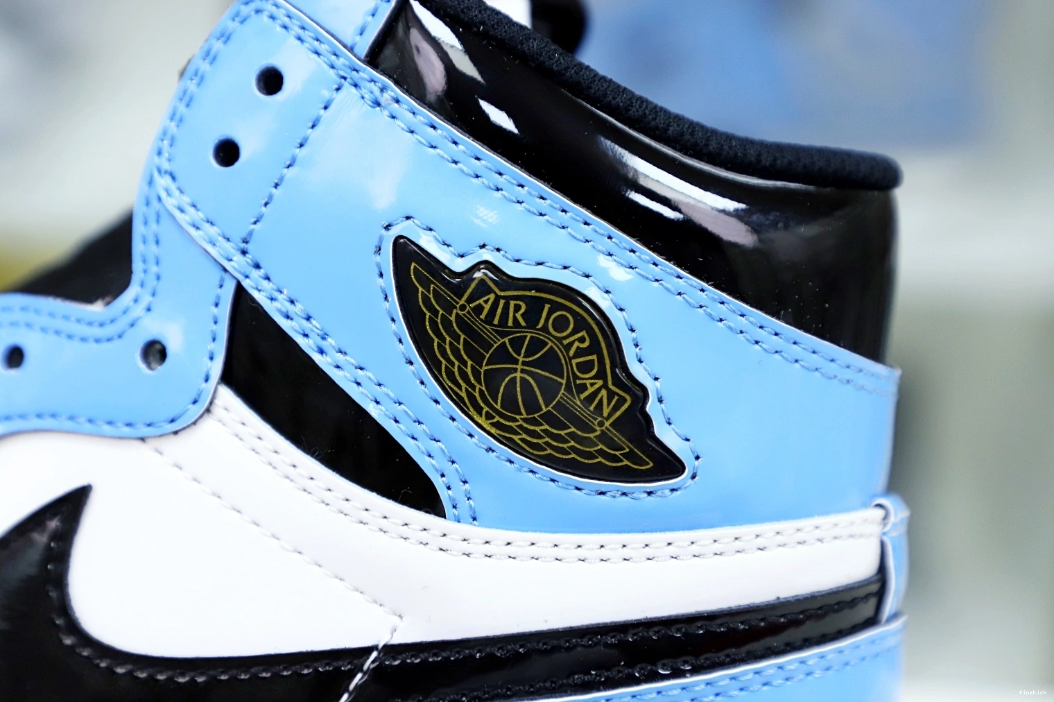 OG RETRO HIGH AIR 'FEARLESS' JORDAN 1 0122